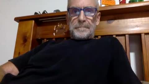 Snapshot of deanofflove2210 chatting on 8, 1, 2025 deanofflove2210 online show from 8, 1, 2025