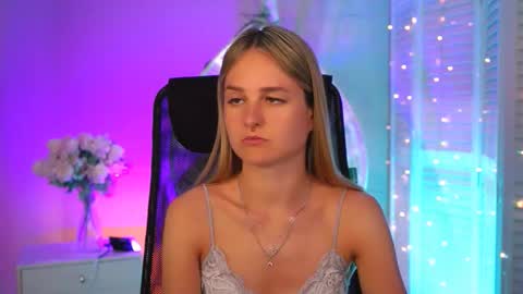 Snapshot of deboralarson chatting on 27, 3, 2026 Debora online show from 27, 3, 2026