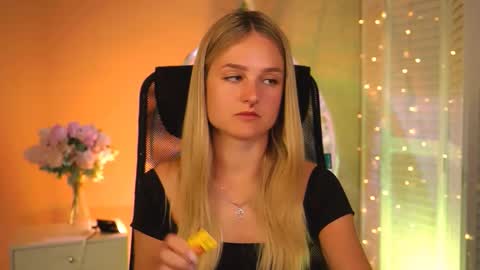 Snapshot of deboralarson chatting on 28, 3, 2026 Debora online show from 28, 3, 2026