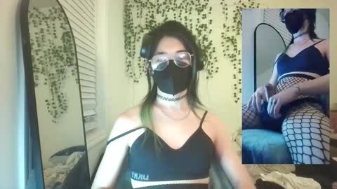 Snapshot of deciduousdoll chatting on 5, 11, 2025 deciduousdoll online show from 5, 11, 2025