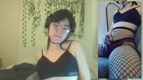 Snapshot of deciduousdoll chatting on 5, 12, 2025 deciduousdoll online show from 5, 12, 2025