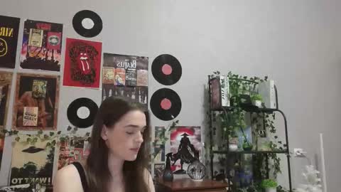 Annie online show from 5, 11, 2025