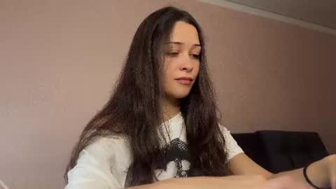 deepcute_ online show from 13, 6, 2026