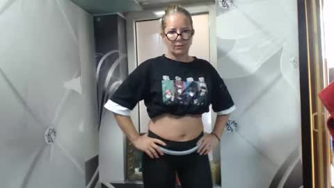hi guys i m a cute milf i m here for good time and nice people pls be respectfool and enjoy me online show from 29, 5, 2026