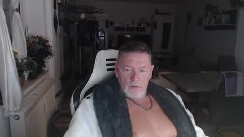 deinprinz2312 online show from 1, 10, 2025