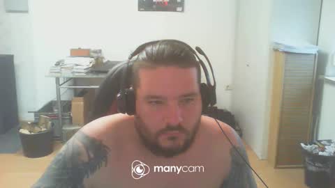 Snapshot of deinspielzeug87 chatting on 30, 12, 2024 deinspielzeug87 online show from 30, 12, 2024