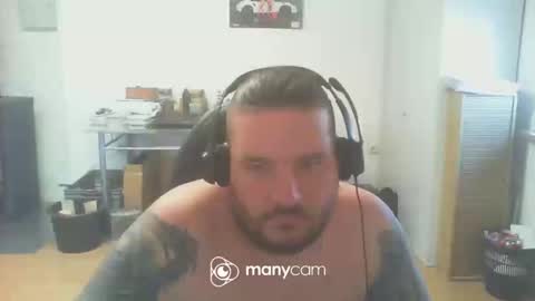 Snapshot of deinspielzeug87 chatting on 2, 2, 2025 deinspielzeug87 online show from 2, 2, 2025