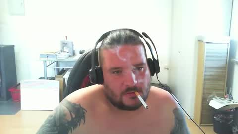 Snapshot of deinspielzeug87 chatting on 3, 10, 2025 deinspielzeug87 online show from 3, 10, 2025