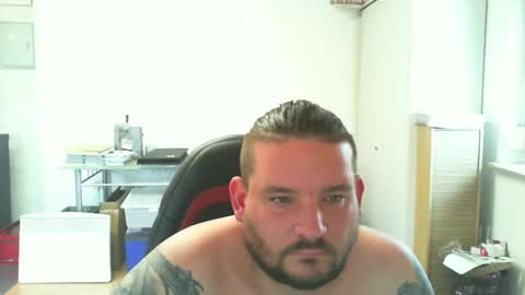 Snapshot of deinspielzeug87 chatting on 8, 10, 2025 deinspielzeug87 online show from 8, 10, 2025