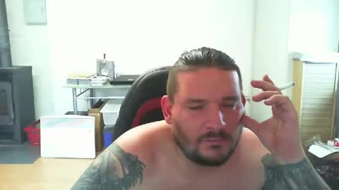 Snapshot of deinspielzeug87 chatting on 12, 10, 2025 deinspielzeug87 online show from 12, 10, 2025