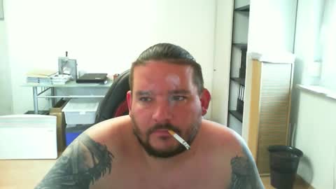 Snapshot of deinspielzeug87 chatting on 22, 10, 2025 deinspielzeug87 online show from 22, 10, 2025