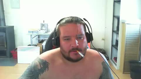 Snapshot of deinspielzeug87 chatting on 24, 10, 2025 deinspielzeug87 online show from 24, 10, 2025