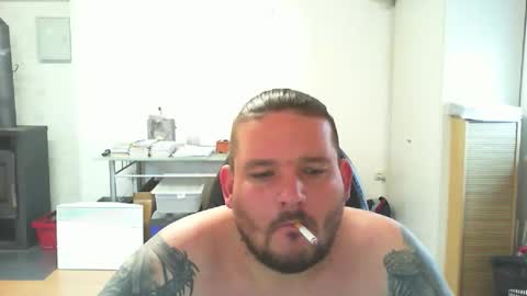 Snapshot of deinspielzeug87 chatting on 12, 11, 2025 deinspielzeug87 online show from 12, 11, 2025