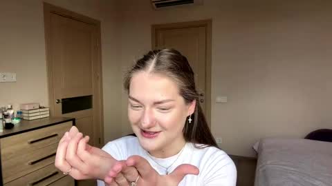 Mila online show from 23, 4, 2026