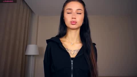 Hello everyone Im Tessa Make yourself comfortable. Were going to have fun together  online show from 15, 9, 2025