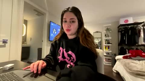 Delara V online show from 21, 2, 2026