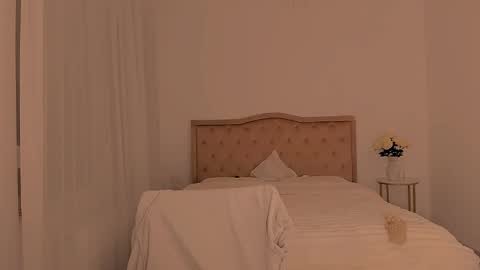 Snapshot of deliadelicious chatting on 4, 2, 2025 deliadelicious online show from 4, 2, 2025