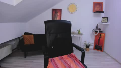 DeliciousLolly online show from 27, 4, 2026