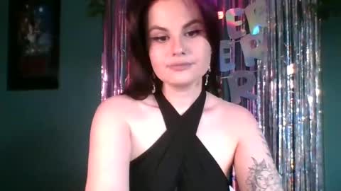 dellacrush_ online show from 5, 2, 2025