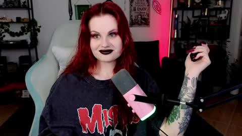 dellacrush_ online show from 15, 6, 2026