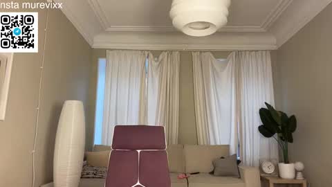 Delora online show from 4, 12, 2025