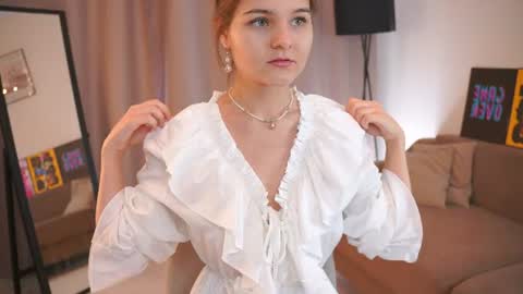 Hi my name is Sari nice to see you in my Room online show from 10, 6, 2026