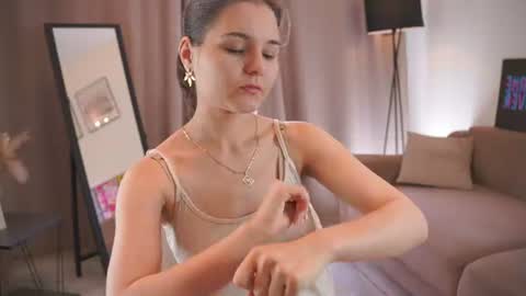 Hi my name is Sari nice to see you in my Room online show from 16, 7, 2026