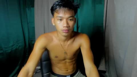 Snapshot of den_cummers chatting on 7, 6, 2026 den_cummers online show from 7, 6, 2026