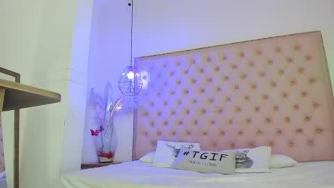 denisse_logan online show from 20, 4, 2026