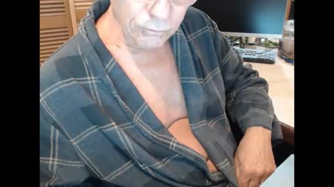 Snapshot of denn_jett chatting on 23, 12, 2025 Den Jet online show from 23, 12, 2025