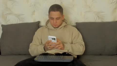 dennis munera online show from 3, 1, 2025