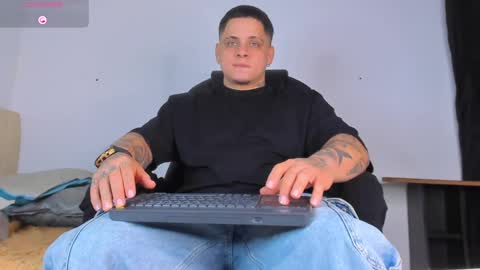 dennis munera online show from 8, 10, 2025