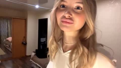 Snapshot of deonnagarn chatting on 24, 10, 2025 Vi Victoria online show from 24, 10, 2025