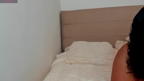 Dephne online show from 20, 2, 2025