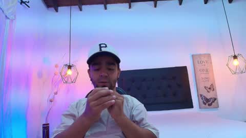 Dereck  online show from 5, 11, 2025