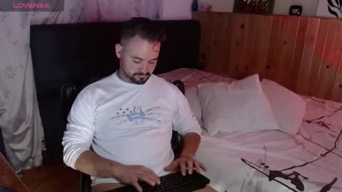 Snapshot of dereck_mills3 chatting on 25, 2, 2026 Dereck Mills3 online show from 25, 2, 2026