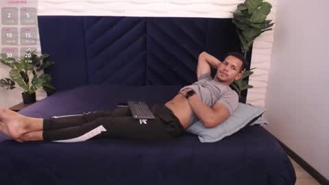 Dereck Myers online show from 13, 1, 2025