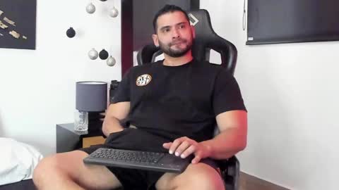 Dereck Vega online show from 11, 12, 2024