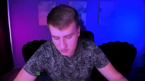 Snapshot of derek_hawk_ chatting on 4, 12, 2025 derek_hawk_ online show from 4, 12, 2025