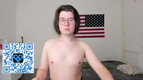 Snapshot of derek_shameless chatting on 15, 10, 2025 Derek online show from 15, 10, 2025