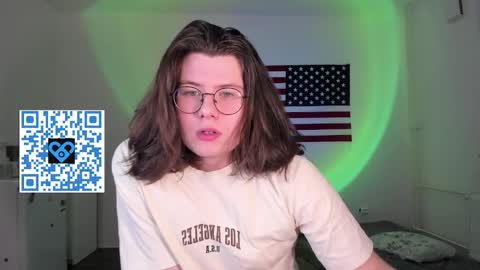 Snapshot of derek_shameless chatting on 15, 12, 2025 Derek online show from 15, 12, 2025