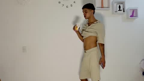 derek_star_ online show from 28, 6, 2026