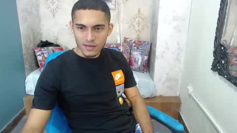 Snapshot of derek_storm_ chatting on 26, 9, 2025 D E R E K online show from 26, 9, 2025