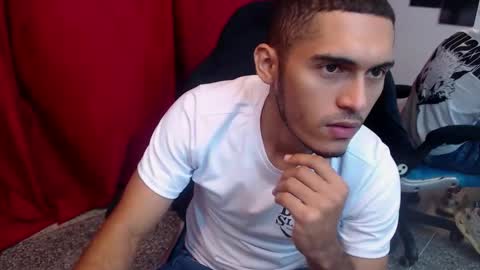 Snapshot of derek_storm_ chatting on 28, 9, 2025 D E R E K online show from 28, 9, 2025