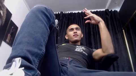 Snapshot of derek_storm_ chatting on 4, 10, 2025 D E R E K online show from 4, 10, 2025