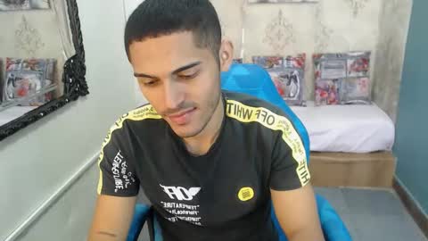 Snapshot of derek_storm_ chatting on 6, 11, 2025 D E R E K online show from 6, 11, 2025