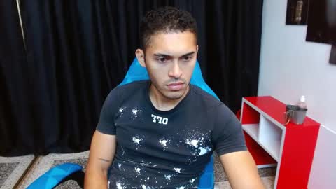 Snapshot of derek_storm_ chatting on 22, 12, 2025 D E R E K online show from 22, 12, 2025