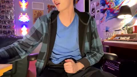 Snapshot of derekdings chatting on 13, 10, 2025 derekdings online show from 13, 10, 2025