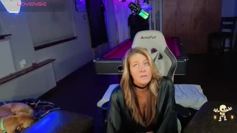 Derrick 52 and Brittany 50 online show from 30, 9, 2025