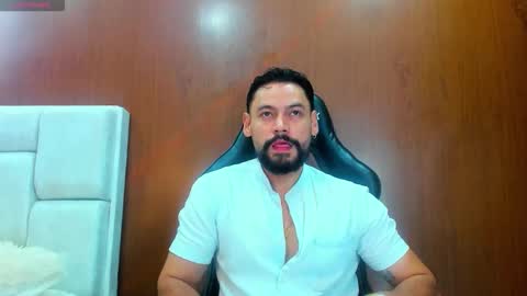 Snapshot of derrybigger_cm chatting on 11, 11, 2025 DerryBigger CM online show from 11, 11, 2025